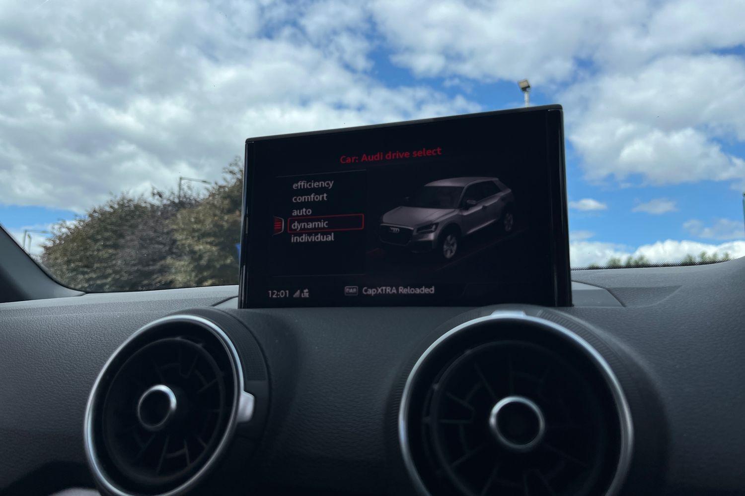 Audi Q2 Photo 29