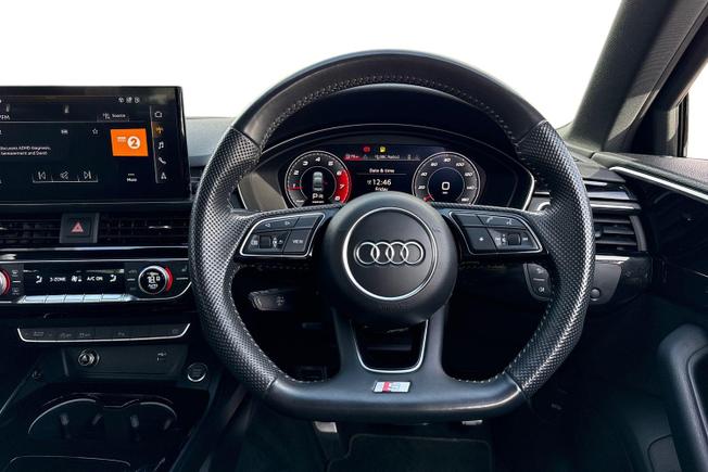 Audi A4 Photo 11