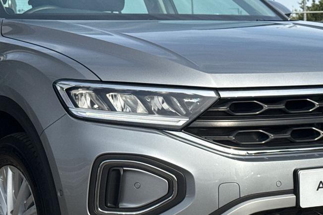 VOLKSWAGEN T-Roc Photo 19
