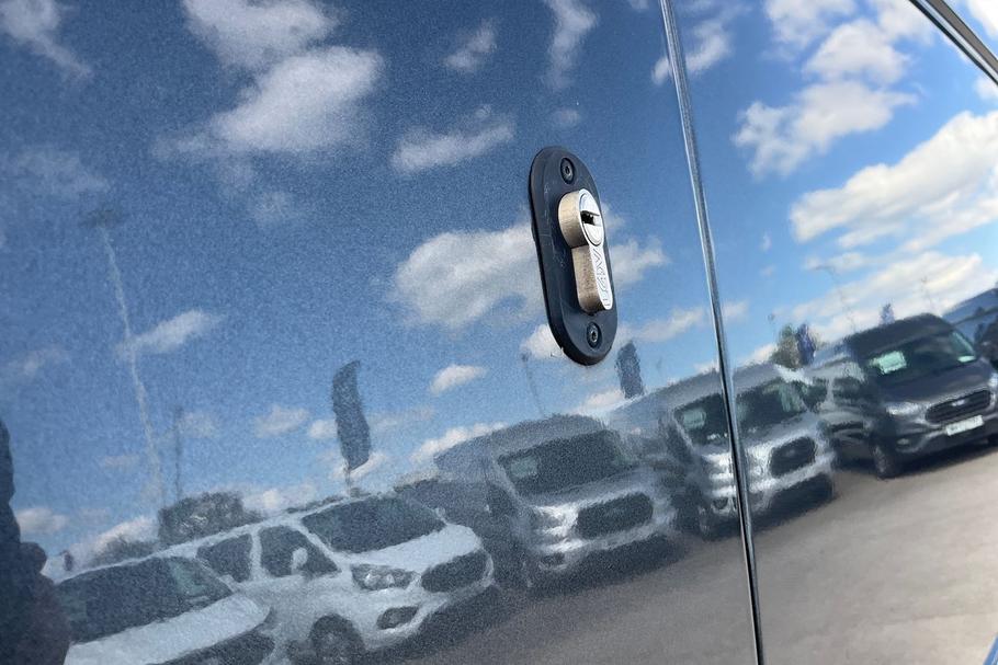 Used FORD TRANSIT CUSTOM YH72CVU 26