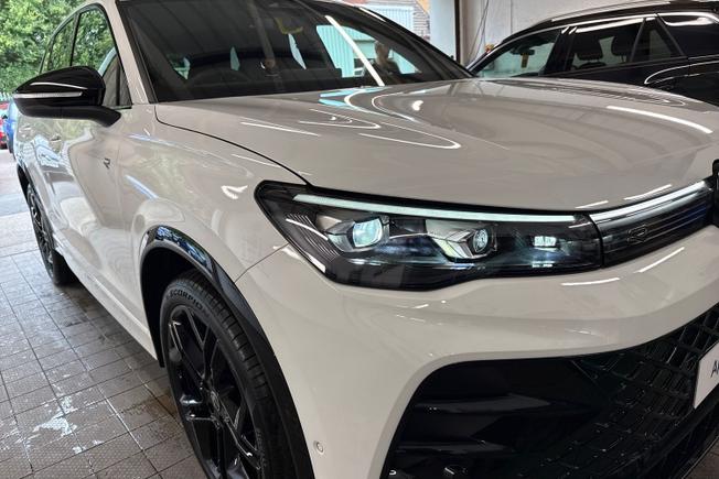 VOLKSWAGEN Tiguan Photo 19