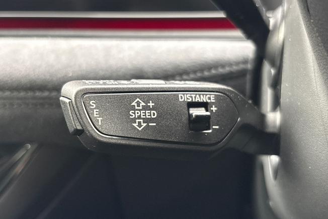 AUDI S6 E-Tron Avant Photo 28