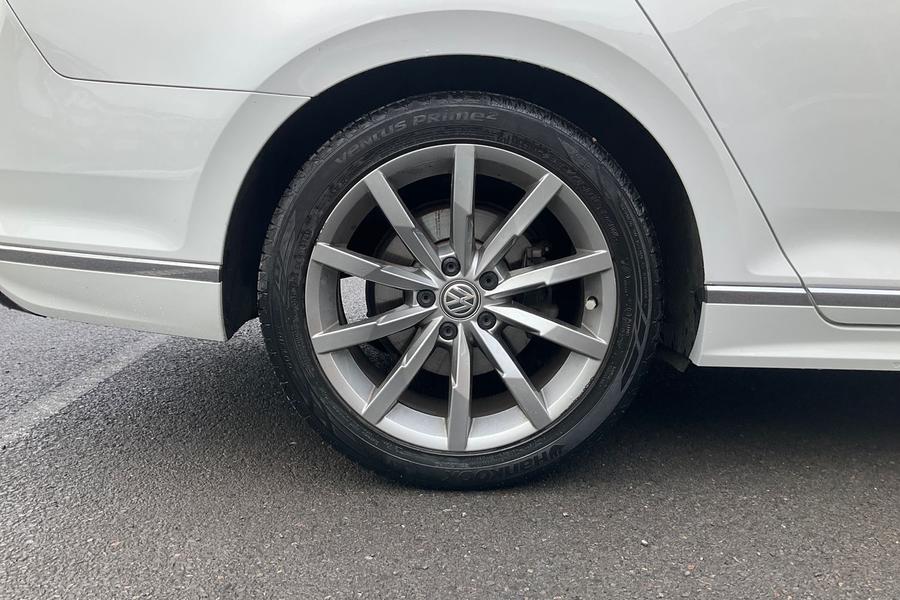Volkswagen PASSAT Photo autoimg-0246c519cefa570ed82b03d1b37b1a90aad6c441.jpg