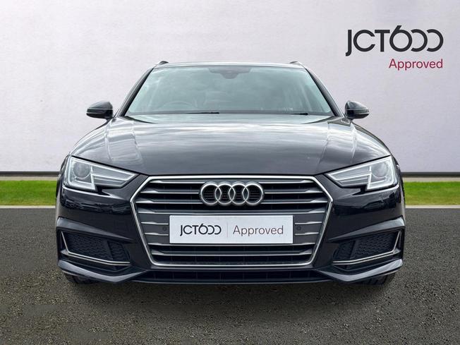AUDI A4 Avant Photo 8