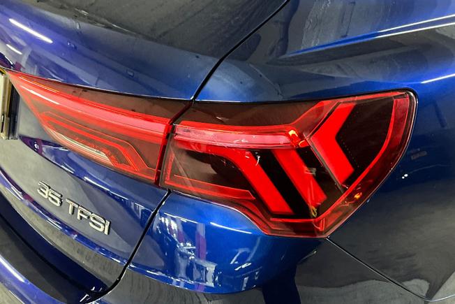 Audi Q3 Photo 18
