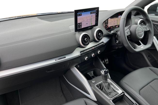 AUDI Q2 Photo 2