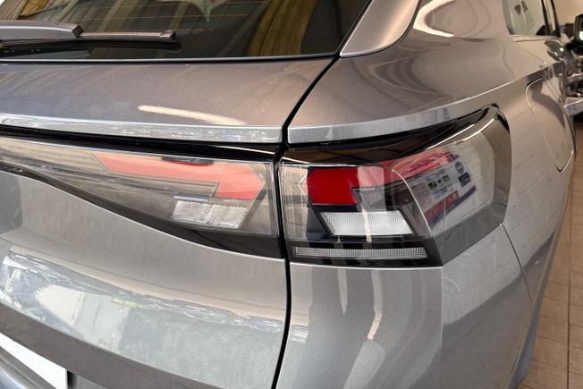 VOLKSWAGEN T-Roc Photo 18