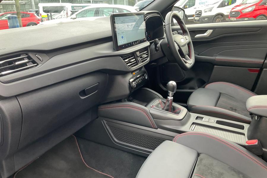 Ford Kuga Photo autoimg-025ea337f1e677d9d82db667c39916fabf464850.jpg