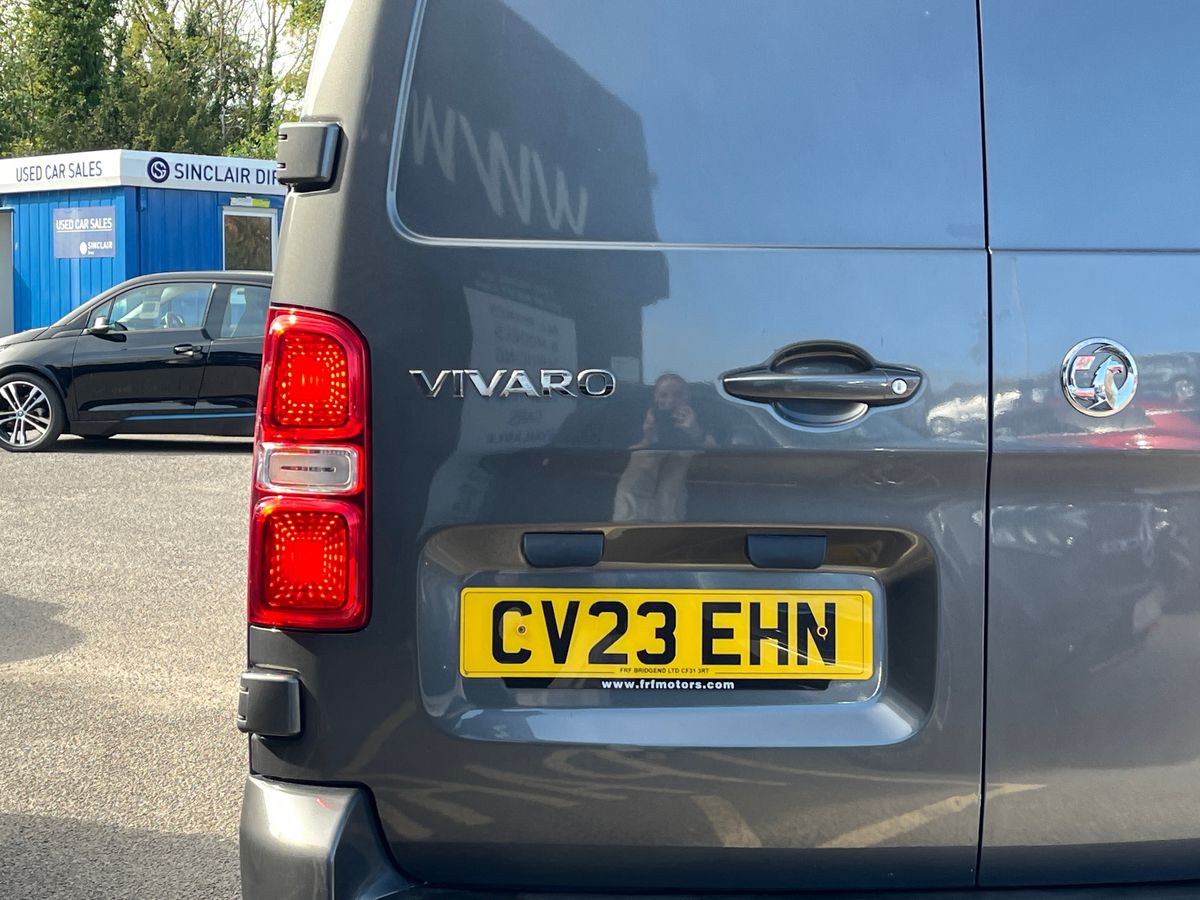 Vauxhall Vivaro Photo 17