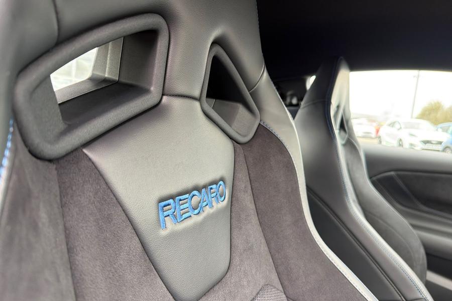 Ford MUSTANG Photo autoimg-0266b1d11cf0d13510d306ba47232f046f9ea46a.jpg