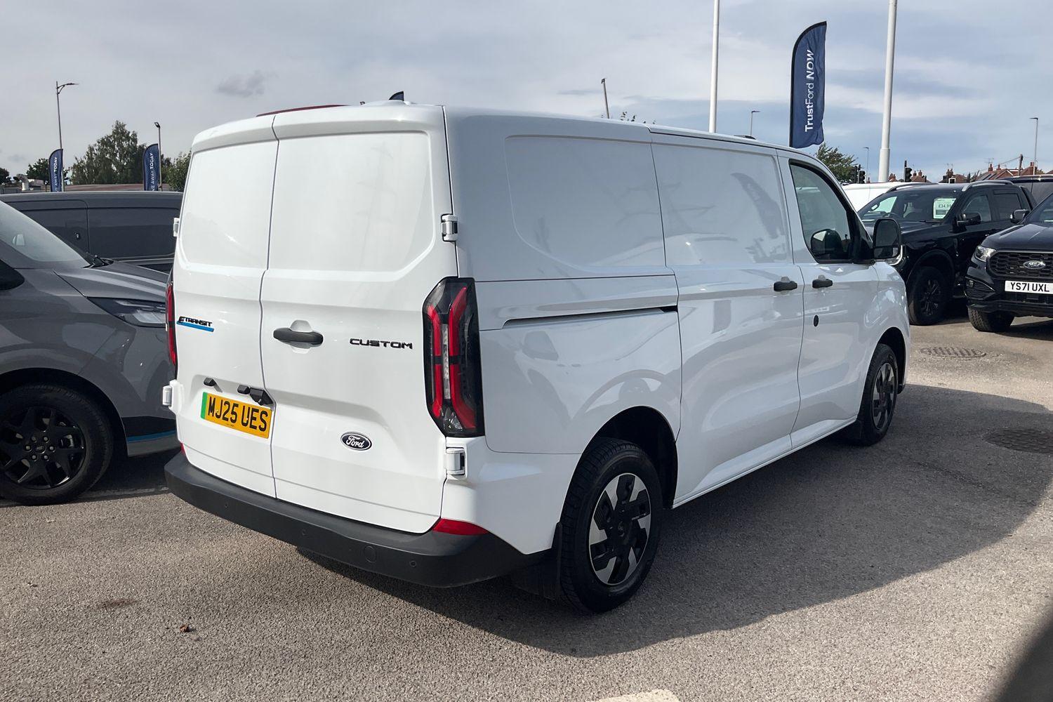 Ford E-Transit Custom Photo 6