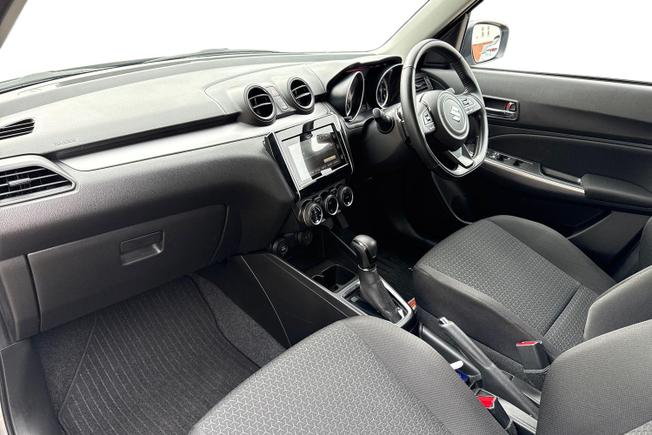 SUZUKI Swift Photo 2