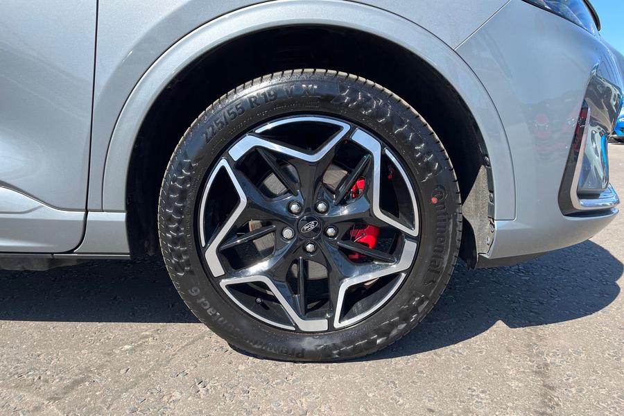 Ford Kuga Photo autoimg-026d3517c86179bea650fd98d4c4d0752f976420.jpg