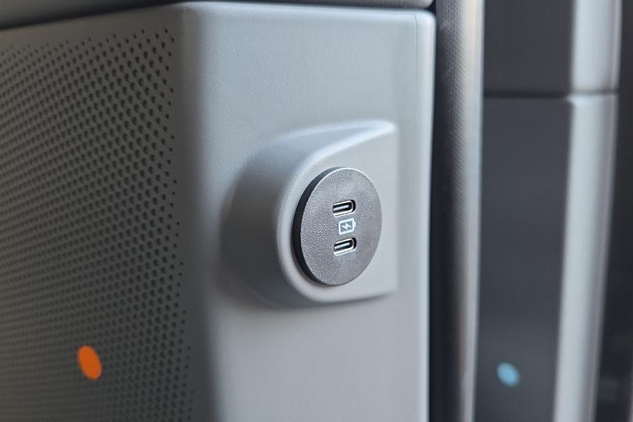 Used Ford E-TOURNEO CUSTOM WR75NLT 26