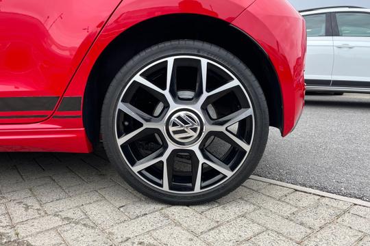 Volkswagen up! Photo autoimg-0270658d9d1e4667a275ed5d10c634a00c544a67.jpg
