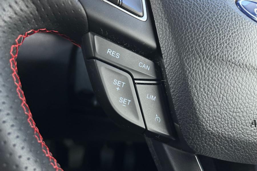 Ford EcoSport Photo autoimg-02740f30a847ebe12c0b5c04d7cc8d5b07bf0198.jpg