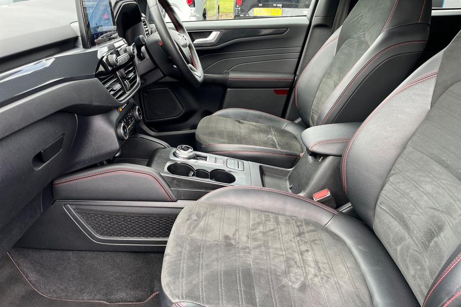 Ford KUGA Photo autoimg-027483d41fe4f3b5aeff2ded2097f248a20fb730.jpg