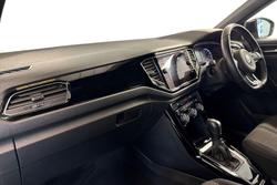 VOLKSWAGEN T-Roc Photo 2