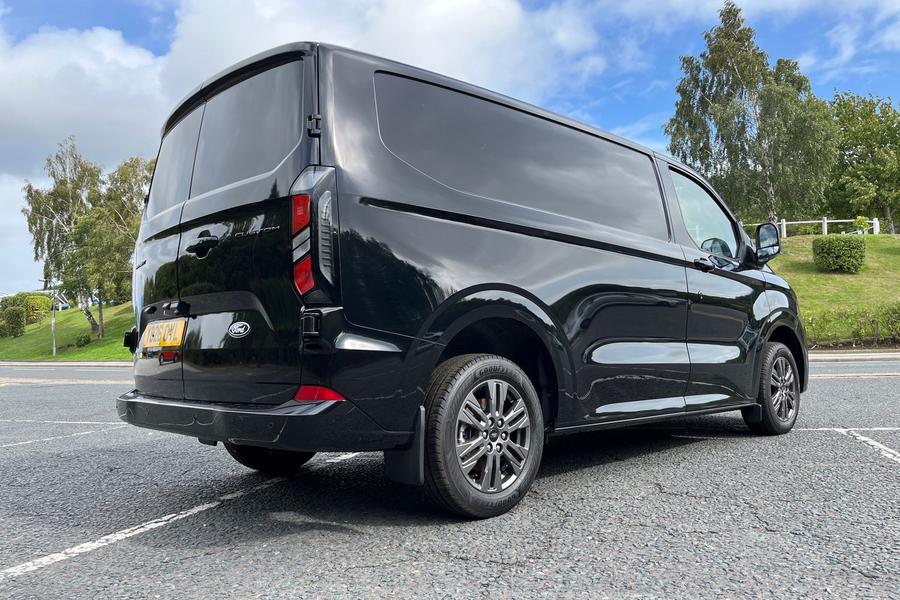 Ford TRANSIT CUSTOM Photo autoimg-027ca664aac7046ad42adc95a195183108f23653.jpg