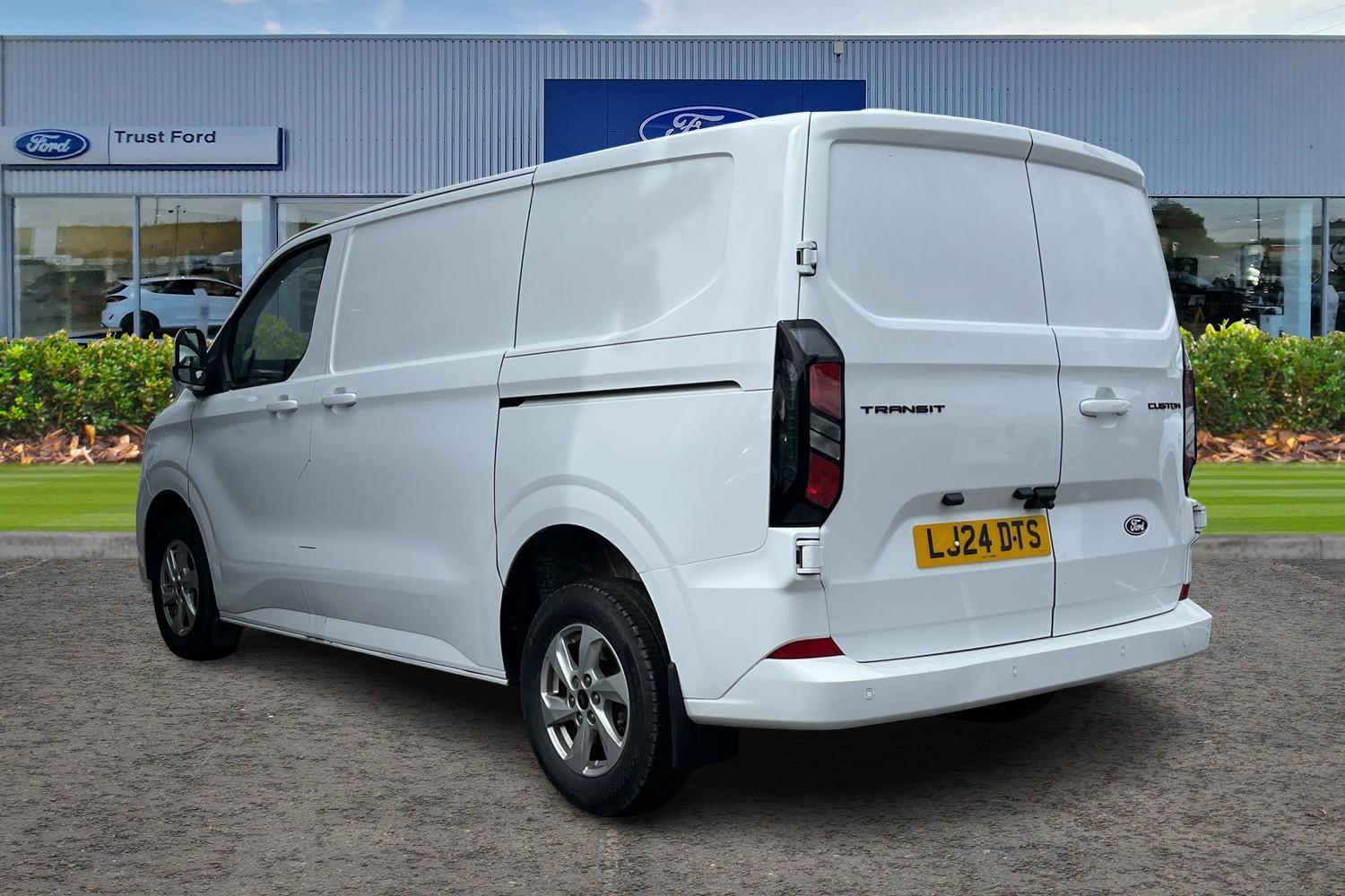 Ford TRANSIT CUSTOM Photo 1