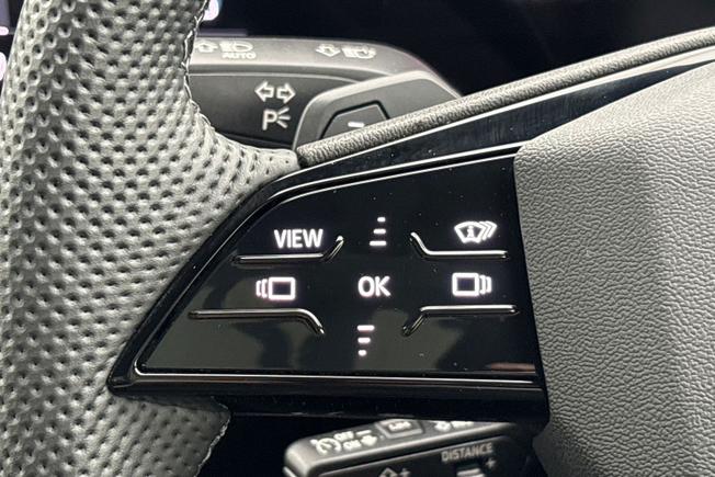 AUDI S6 E-Tron Avant Photo 16