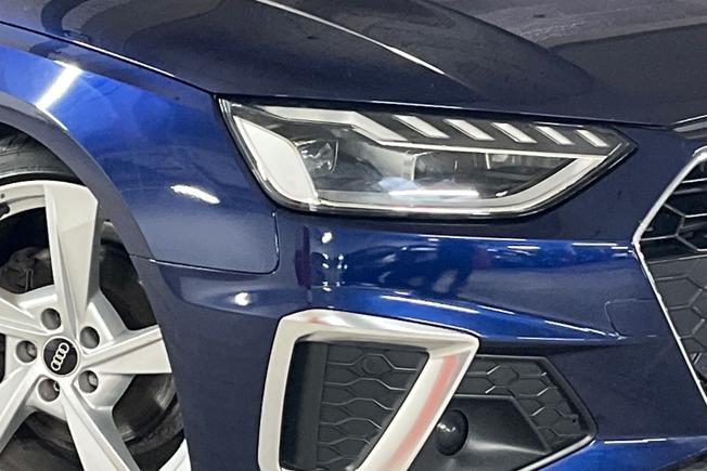 AUDI A4 Photo 19
