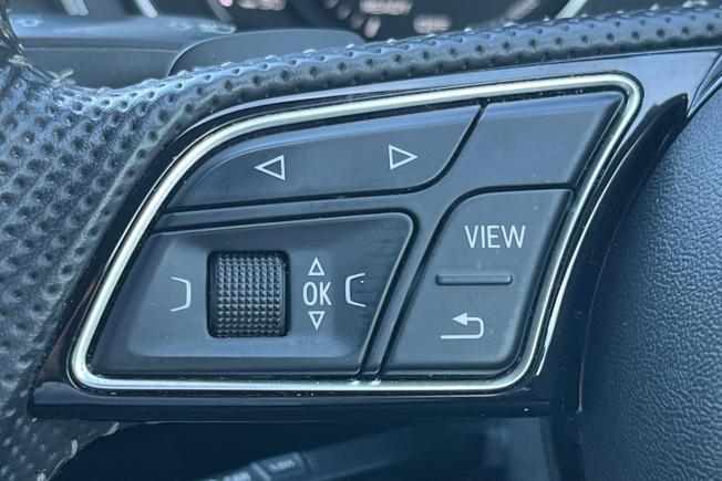 AUDI A4 Photo 16