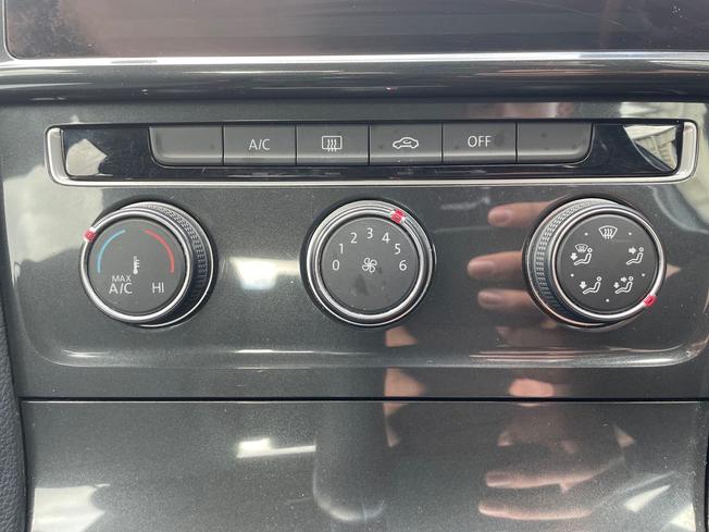 Volkswagen Golf Photo 24