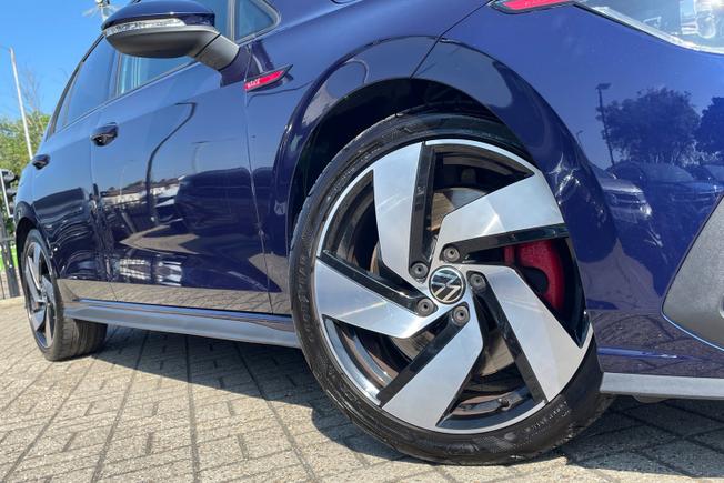 VOLKSWAGEN Golf Photo 46