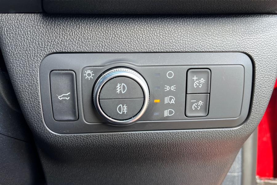 Ford Kuga Photo autoimg-029c8c7c6bcc56604884a223716b993c6c559822.jpg
