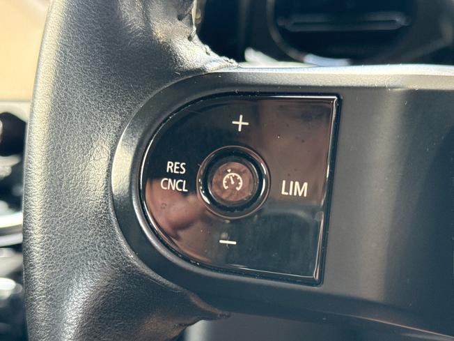 MINI Hatch Photo 16