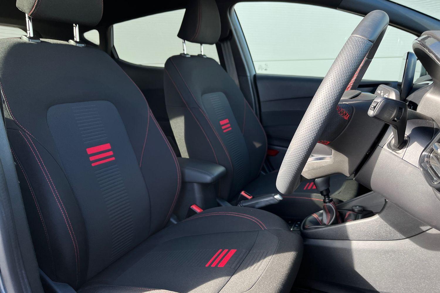 Ford FIESTA Photo 16