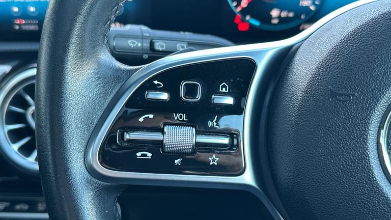 Used Mercedes-Benz A Class YJ69MSR 15