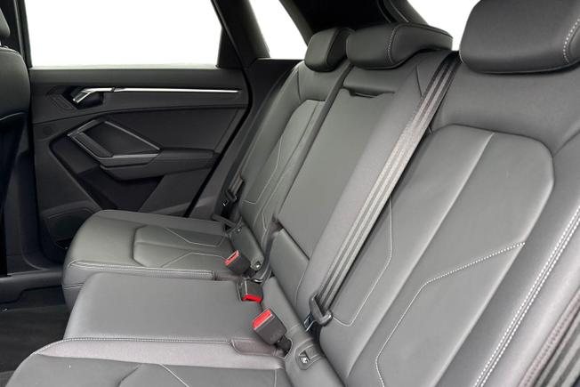 AUDI Q3 Photo 9