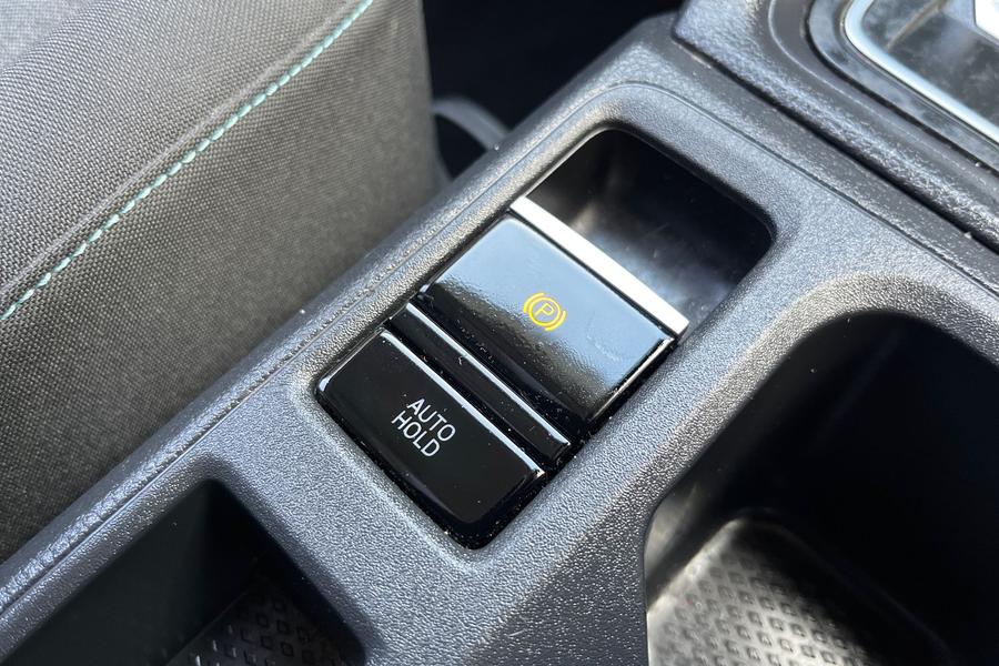 Ford Tourneo Connect Photo autoimg-02b57a17efe20019c70cb412fce5754445962bd3.jpg