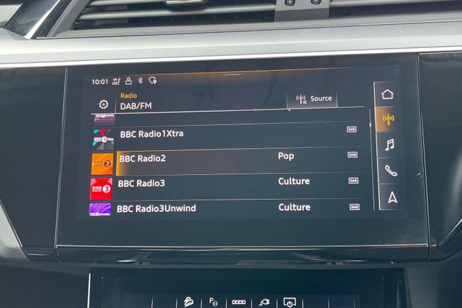 AUDI Q8 E-Tron Photo 13