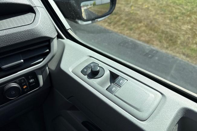 VOLKSWAGEN E-Transporter Photo 43