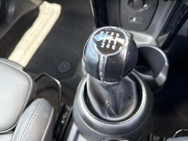 MINI Hatch Photo 32