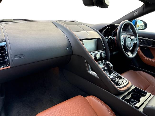 JAGUAR F-Type Photo 2