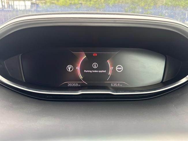 PEUGEOT 5008 Photo 15