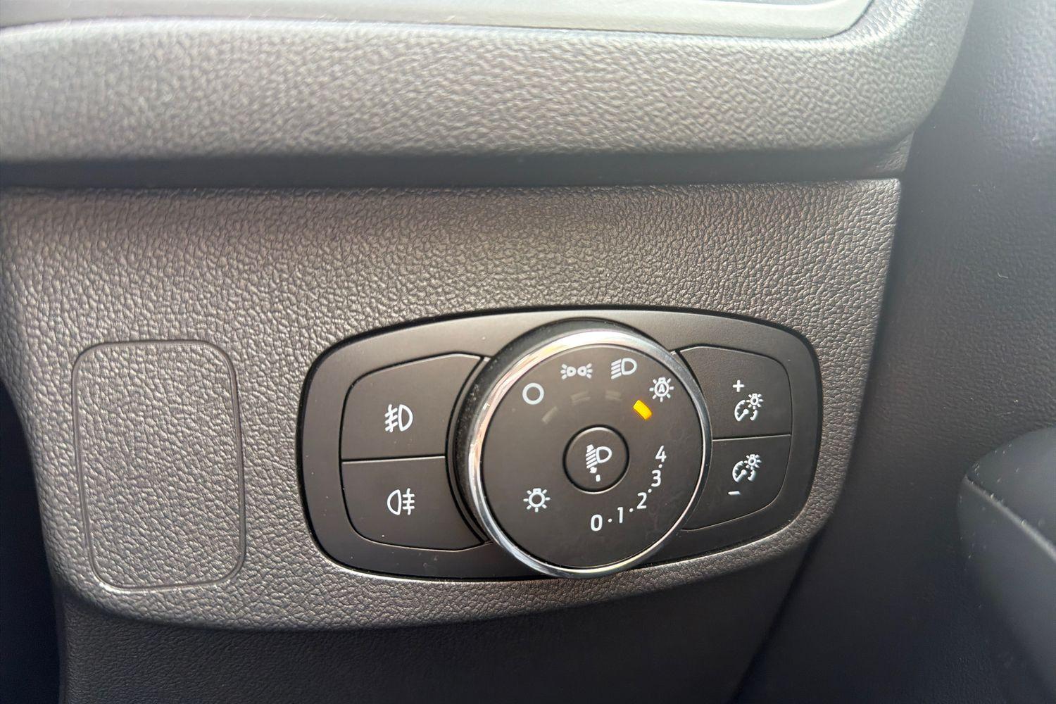 Ford FOCUS Photo 24