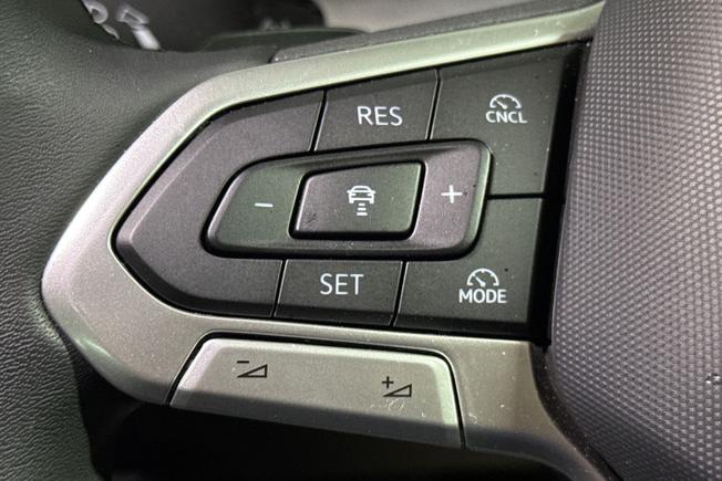 VOLKSWAGEN Golf Photo 16