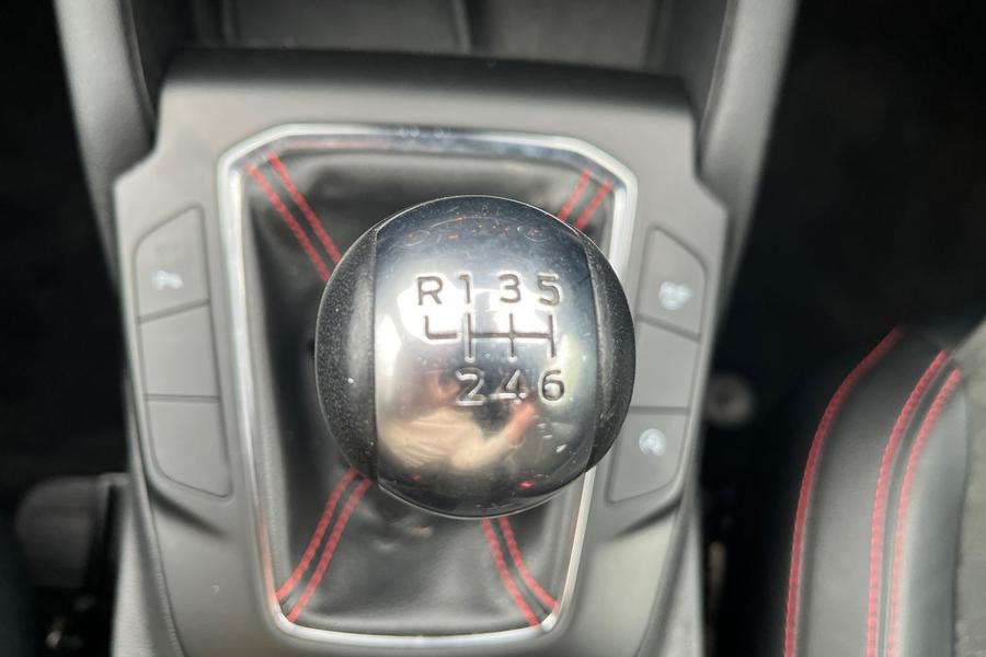 Ford Kuga Photo autoimg-02c502e5d620eb6307c63e34d0c22b5e75c51965.jpg