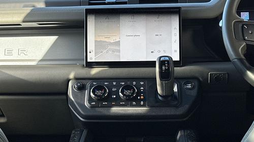Land Rover Defender Photo autoimg-02c99783a156e367f28369fdc1d61078f800d86b.jpg