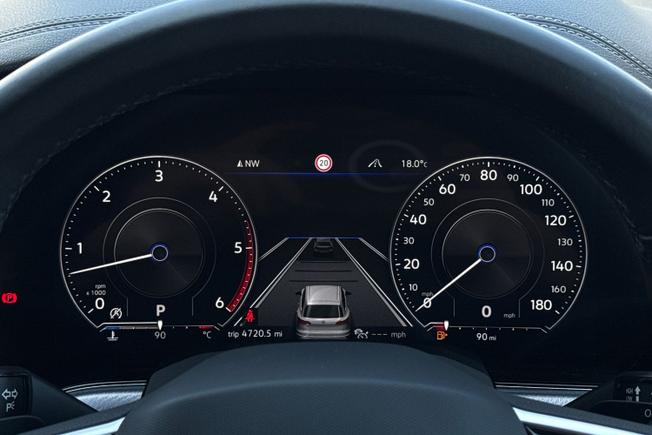 VOLKSWAGEN Touareg Photo 15