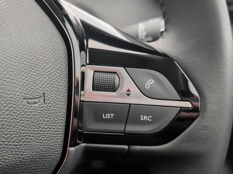 Used Peugeot E-208 NU74LXF 37