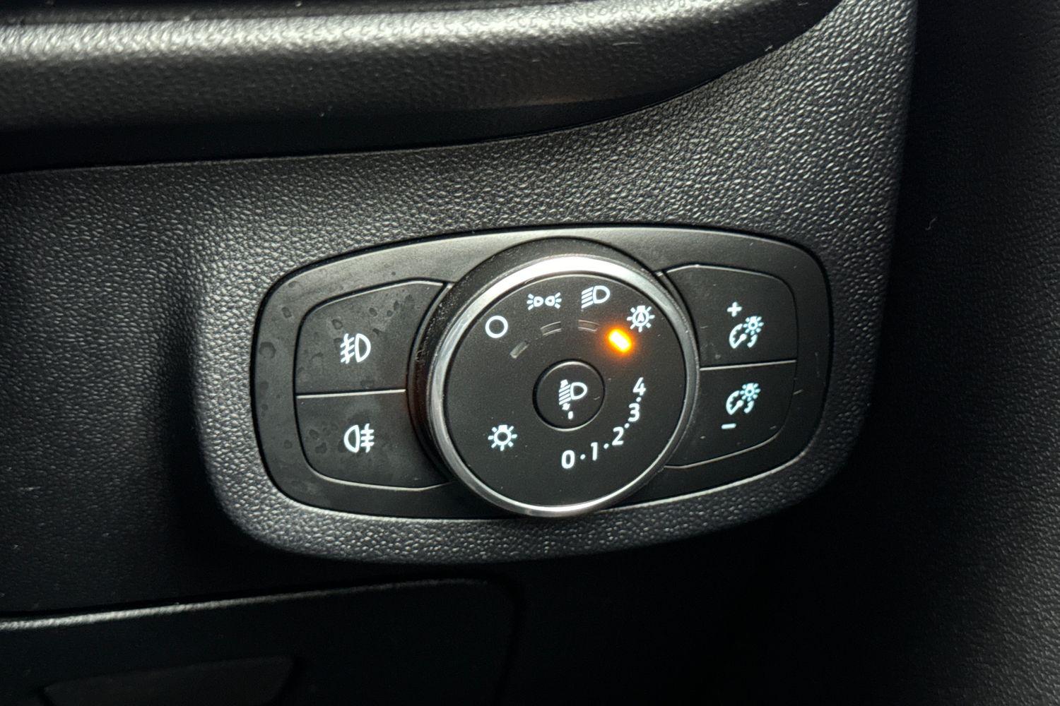 Ford FIESTA Photo 29
