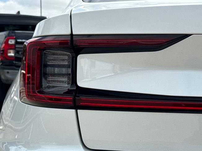 POLESTAR Polestar 2 Photo 34
