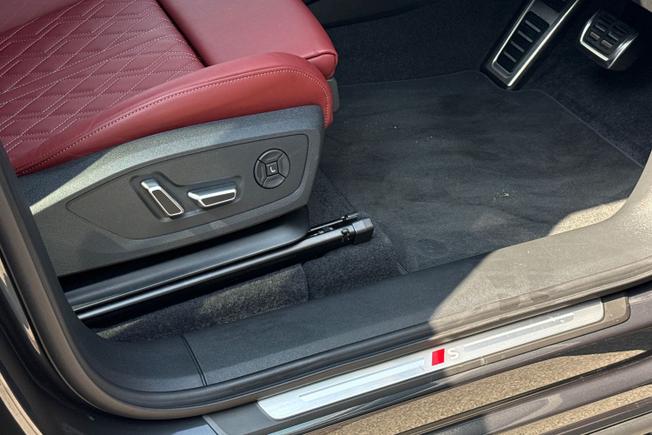 AUDI Sq6 E-Tron Photo 32