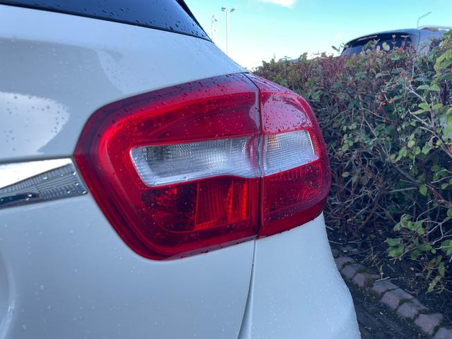 MERCEDES-BENZ GLA Photo 18